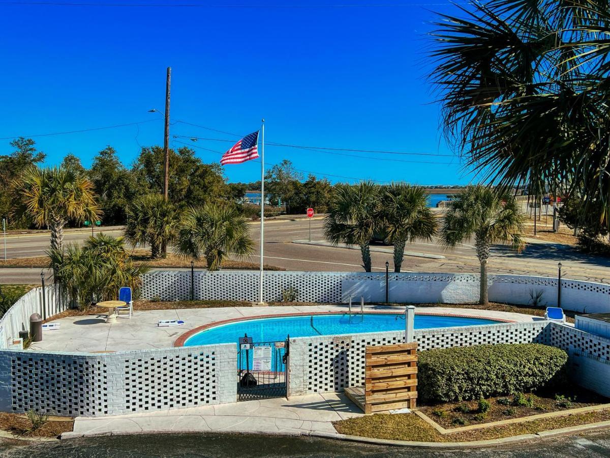 Waterway View Studio 2 W/ Pool, 1 Mile To Wrightsville Beach Wilmington Exterior photo